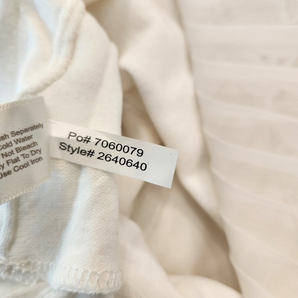 Boston Proper embroidered sweater Top Size Medium off white NWOT - Picture 8 of 8